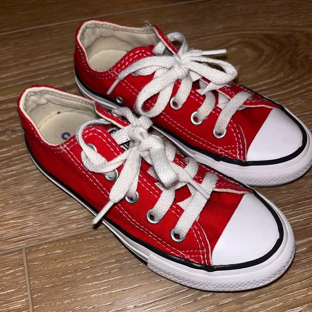 Red Converse 11c